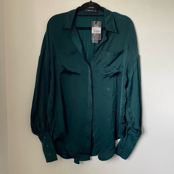 Lioness “The Carrie Shirt” in forest green - Picture 3 of 3